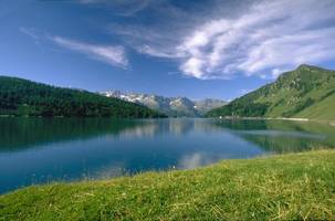 The Ritom lake